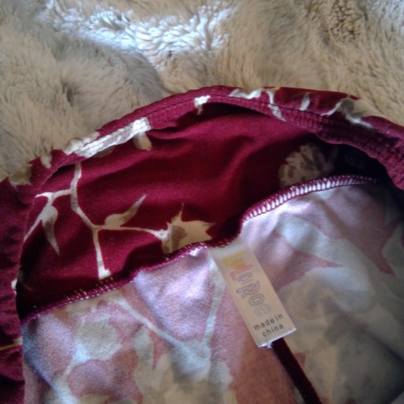 LulaRoe OS Marroon Used Peonies Design - Picture 5 of 5